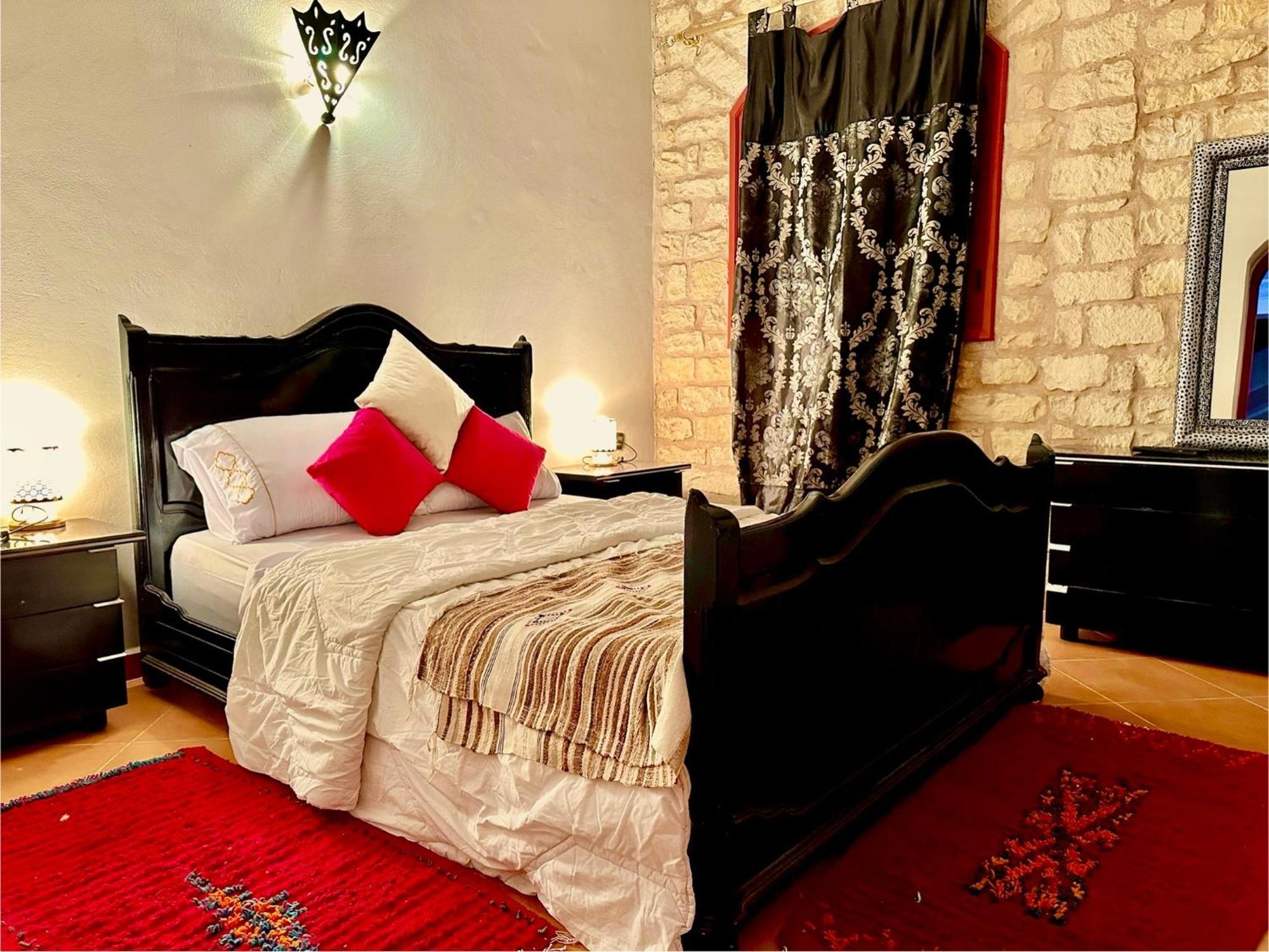 Quiet Oasis Luxury Stone Villa With Panoramic Views Near As-Sawíra Exteriér fotografie
