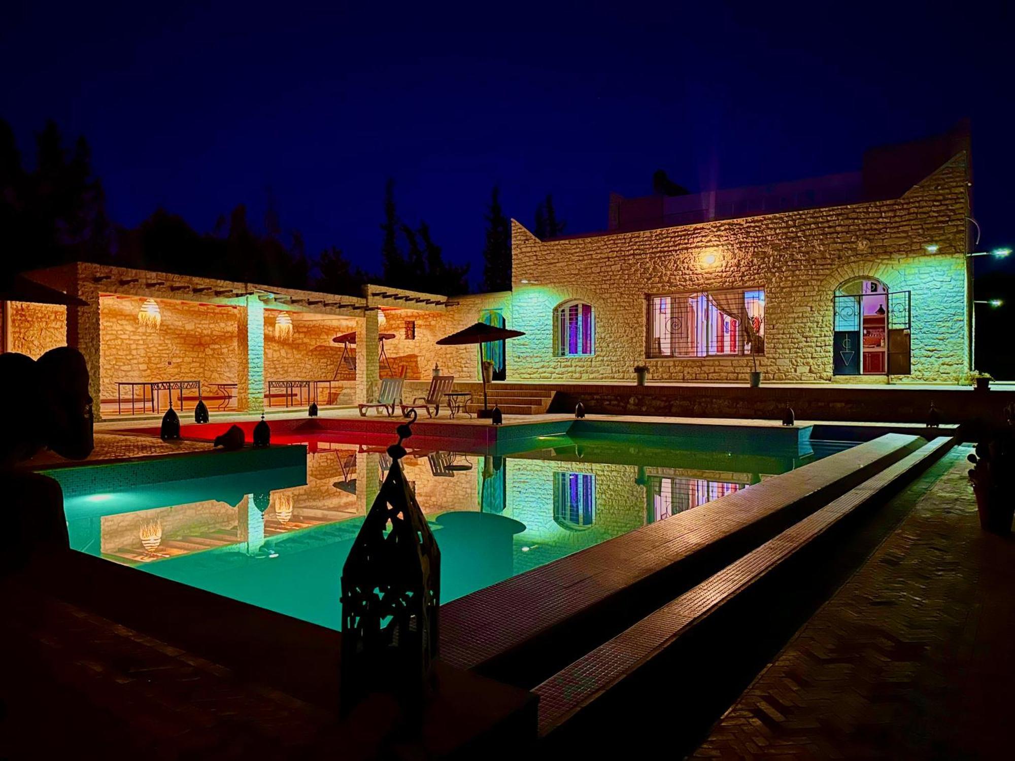 Quiet Oasis Luxury Stone Villa With Panoramic Views Near As-Sawíra Exteriér fotografie