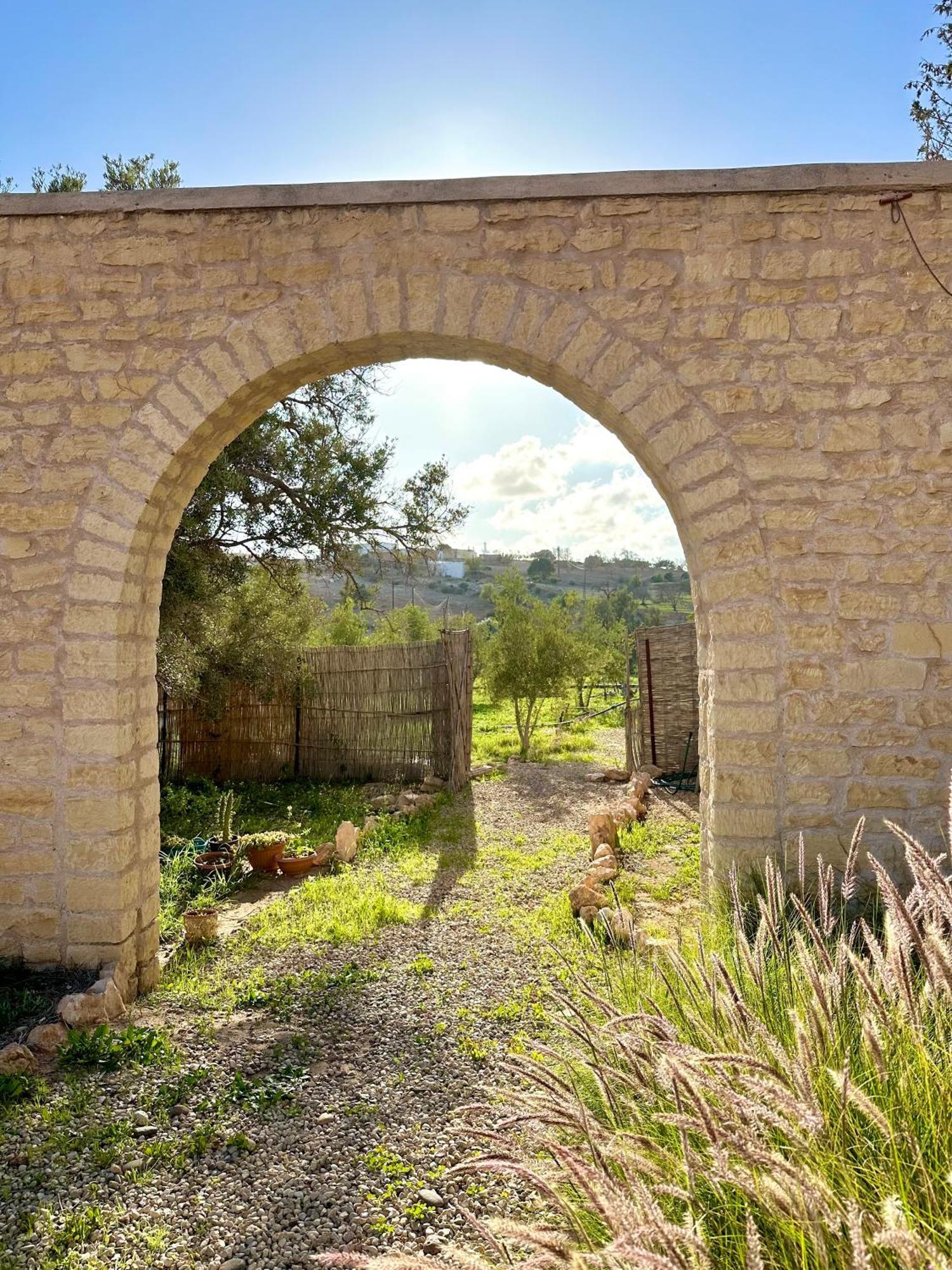 Quiet Oasis Luxury Stone Villa With Panoramic Views Near As-Sawíra Exteriér fotografie